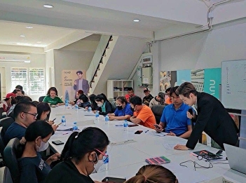 A lecturer of FMS  participated as
speakers in a personnel development
program at Cabric (Thailand) Co., Ltd.,
a manufacturer of NUVO brand industrial
adhesive tapes.